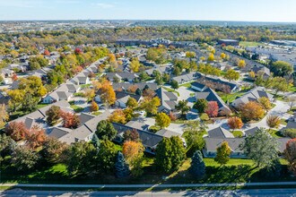 Orchard Village in Omaha, NE - Foto de edificio - Building Photo
