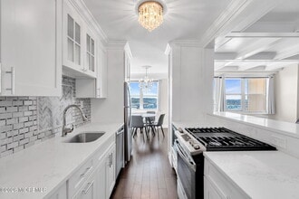 28 Riverside Ave in Red Bank, NJ - Building Photo - Building Photo