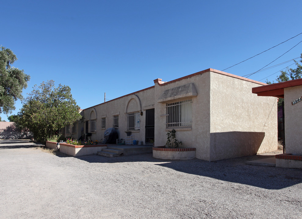 3944 N Vine Ave in Tucson, AZ - Foto de edificio