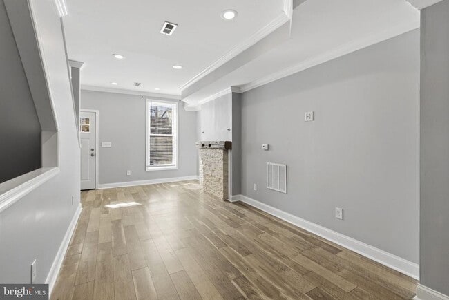 property at 513 Scott St