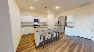 15005 Ronan Dr in Montgomery, TX - Building Photo - Building Photo