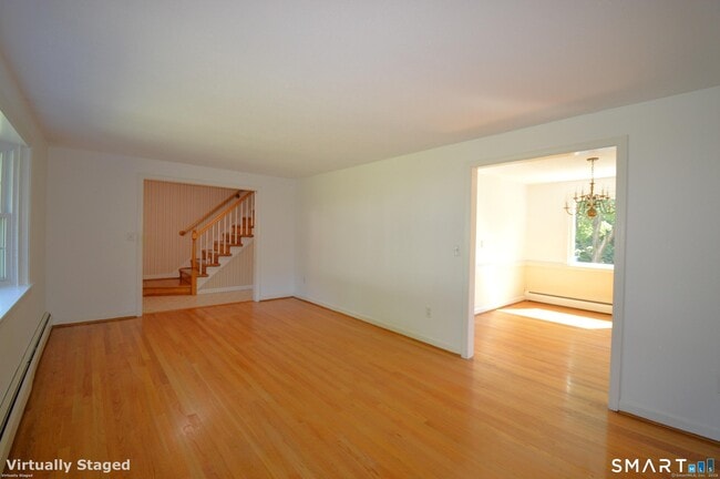 18 Overbrook Rd in West Hartford, CT - Building Photo - Building Photo