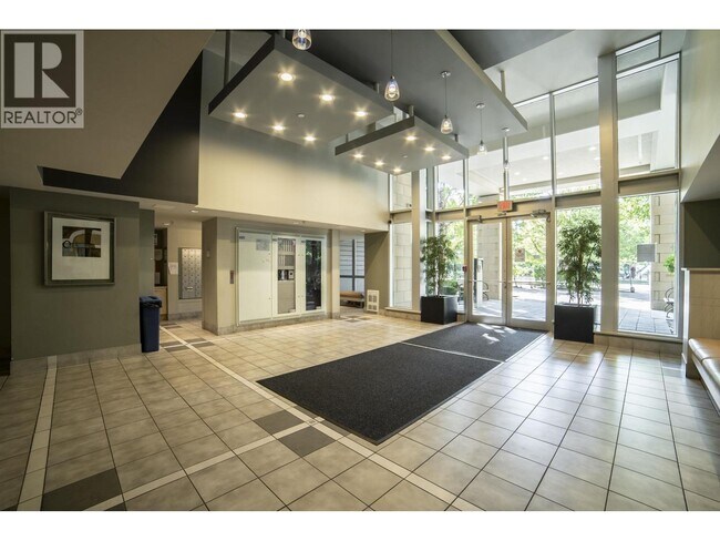 3663 Crowley Dr in Vancouver, BC - Building Photo - Building Photo