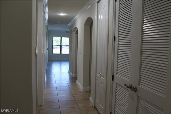 1325 Corso Palermo Ct in Naples, FL - Foto de edificio - Building Photo