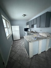 328 Heath St in Rockford, IL - Foto de edificio - Building Photo