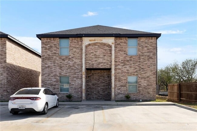 property at 1105 W Kennedy St