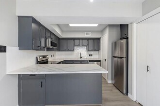 2226 Nantucket Dr in Houston, TX - Building Photo - Building Photo