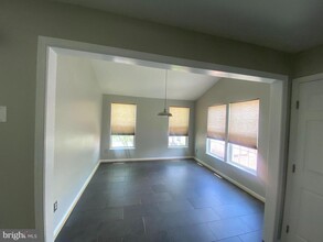 19958 Fieldgrass Square in Ashburn, VA - Building Photo - Building Photo