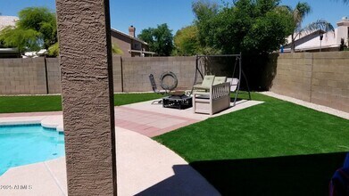 860 N Madrid Ln in Chandler, AZ - Building Photo - Building Photo