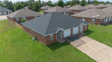 258 Graystone Cir in Centerton, AR - Building Photo - Building Photo