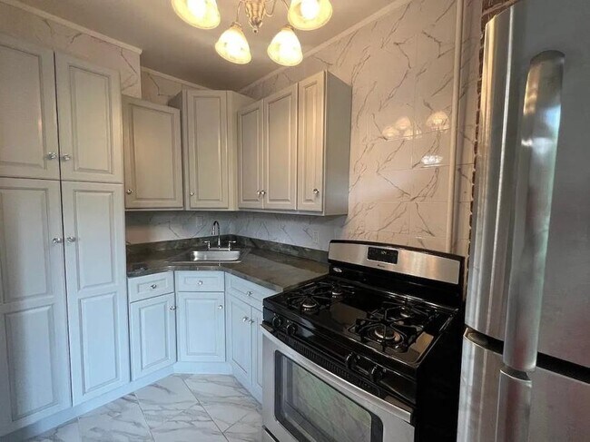 45 Eldert St in Brooklyn, NY - Building Photo - Building Photo