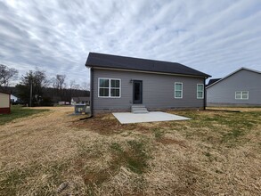 698 Miriah Dr in McMinnville, TN - Building Photo - Building Photo