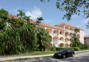 Villa Fontana Apartments in South Miami, FL - Building Photo - Building Photo