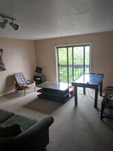 349 Pearl St, Unit 225 in Burlington, VT - Foto de edificio - Building Photo