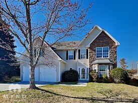 6099 Trotters Cir in Fairburn, GA - Building Photo