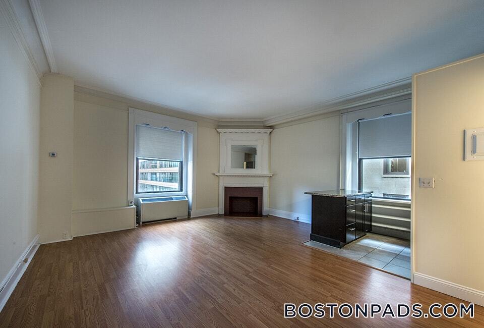 62 Boylston St, Unit 615 in Boston, MA - Building Photo