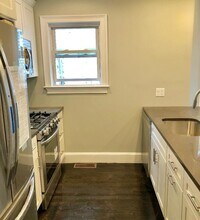 94 Grant St, Unit 1B in Somerville, MA - Foto de edificio - Building Photo
