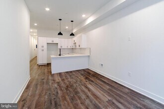 625 N 52nd St, Unit UNIT 2 in Philadelphia, PA - Building Photo - Building Photo