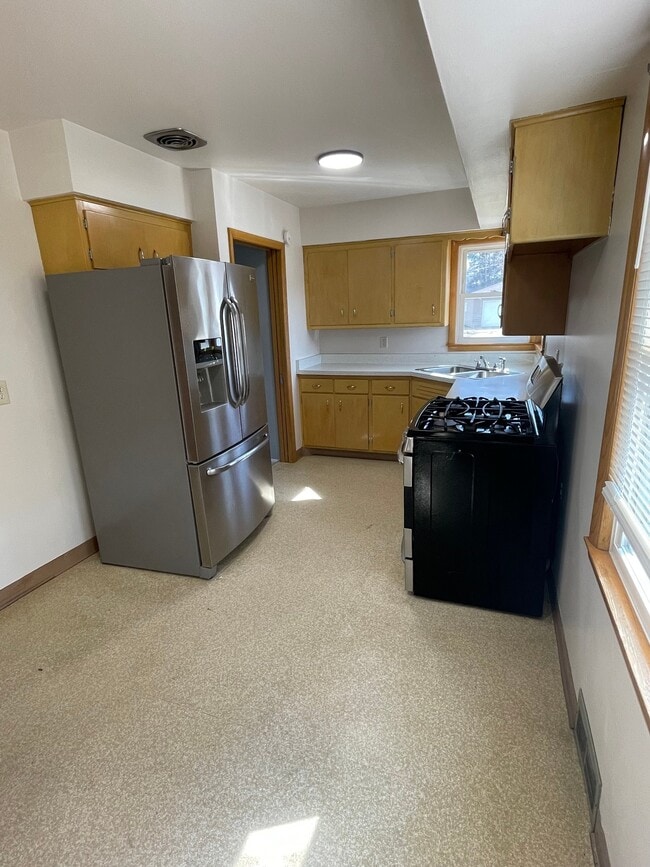 3957 N 98th St in Milwaukee, WI - Building Photo - Building Photo