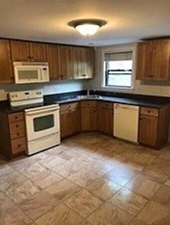 216 Dorchester St in Boston, MA - Building Photo