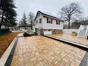 15 Pops Rd in Cortlandt, NY - Building Photo - Building Photo