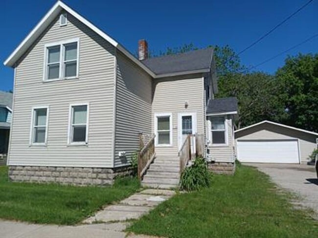 property at 338 Hattie St