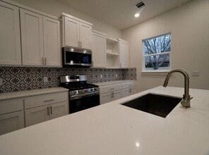6806 Porter St in Austin, TX - Building Photo - Building Photo