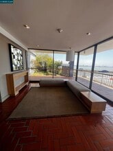 2 Anchor Dr in Emeryville, CA - Building Photo - Building Photo
