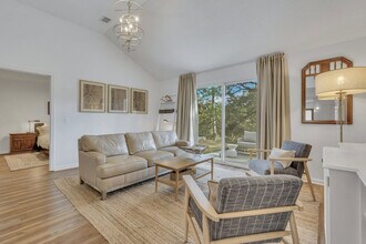 142 West Tisbury Lane in Pooler, GA - Building Photo - Building Photo