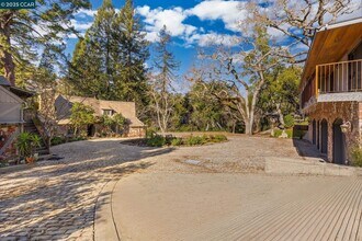 100 Moraga Way in Orinda, CA - Building Photo - Building Photo