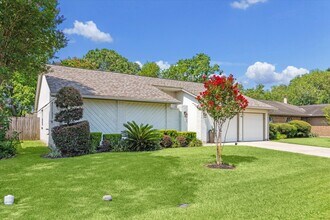 2784 Forest Point Dr in League City, TX - Foto de edificio - Building Photo