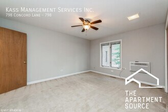 798 Concord Ln, Unit 208 in Barrington, IL - Building Photo - Building Photo