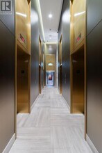 50 Charles St E in Toronto, ON - Building Photo - Building Photo