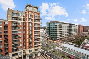 3650 S Glebe Rd in Arlington, VA - Building Photo