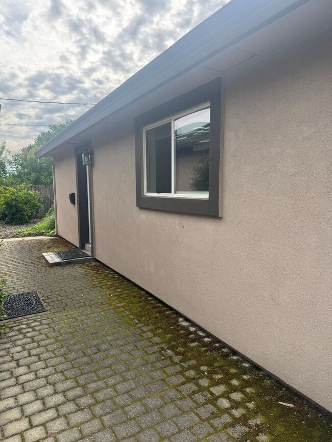 7537 Riverland Dr in Redding, CA - Building Photo - Building Photo