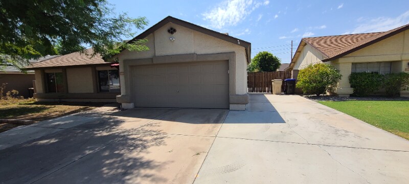 8409 W Dreyfus Dr in Peoria, AZ - Building Photo