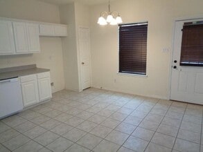 10222 Berry Hill Ln in Tomball, TX - Building Photo - Building Photo