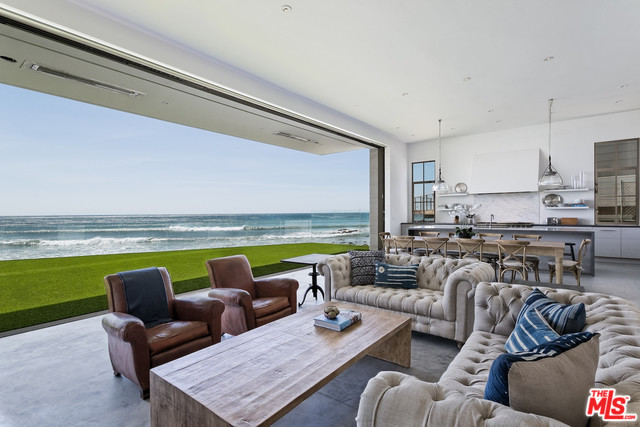 23956 Malibu Rd in Malibu, CA - Building Photo