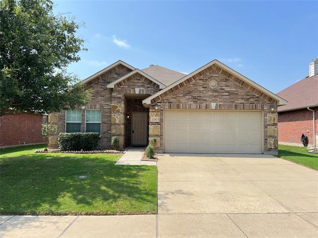 1236 Amazon Dr in Justin, TX - Building Photo