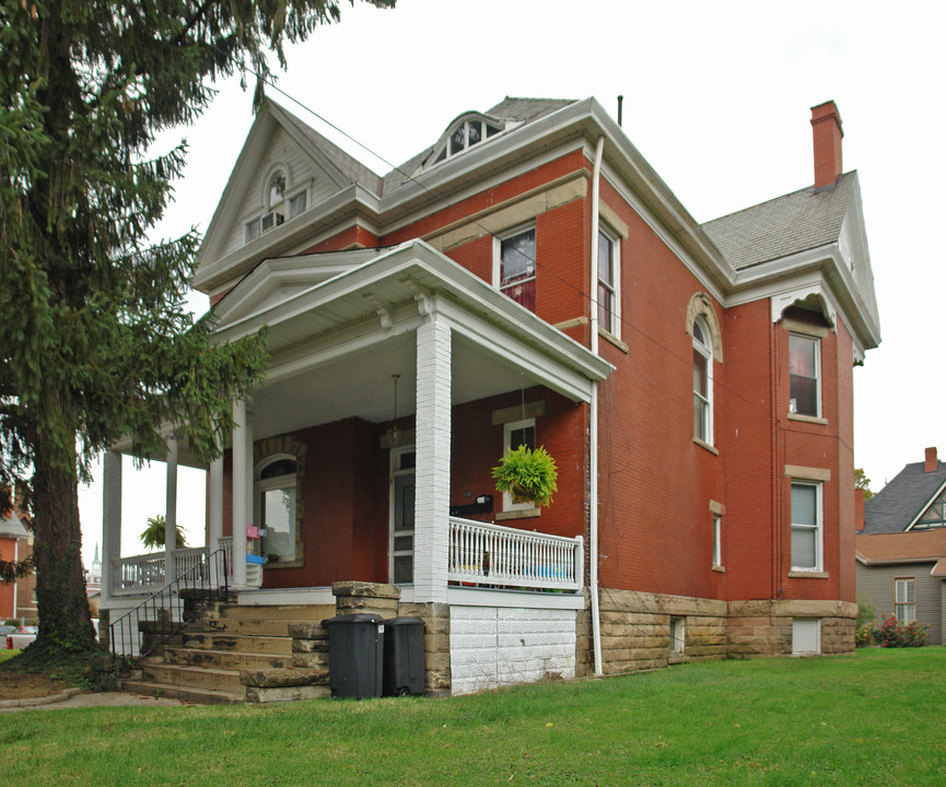 1400 Virginia St E in Charleston, WV - Building Photo