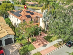 8235 NW 105th Ln in Parkland, FL - Building Photo - Building Photo