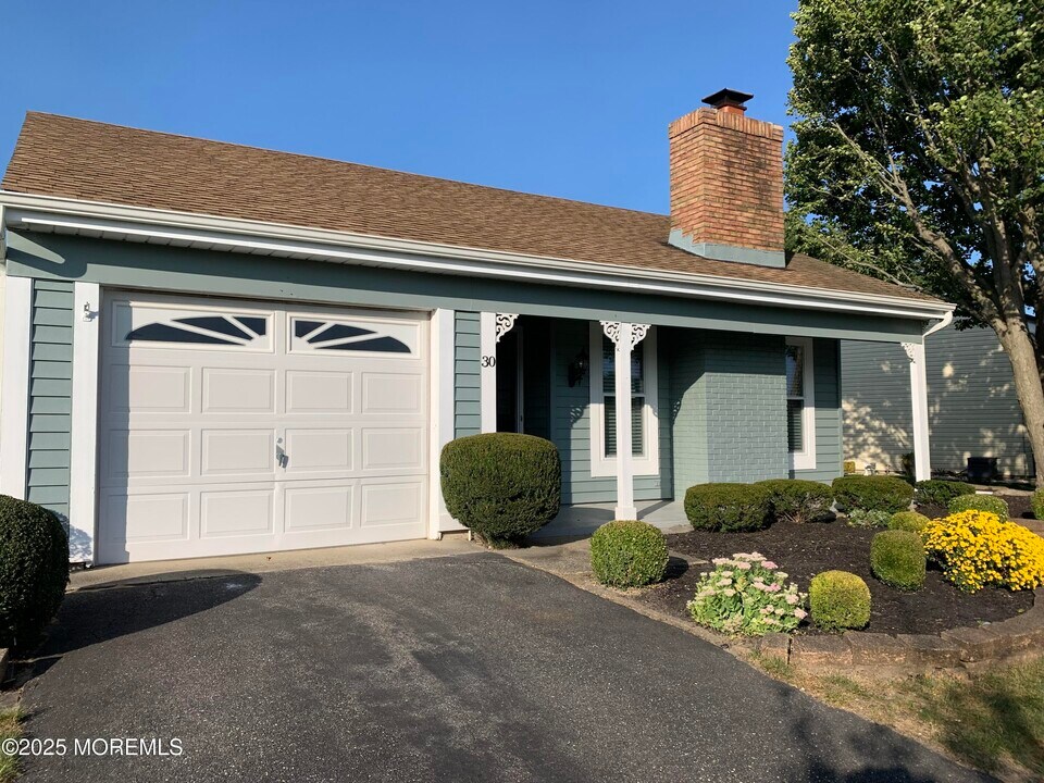 30 Gladstone Ave in Manchester Township, NJ - Building Photo