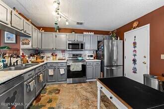 3519 Rain Forest Dr W in Jacksonville, FL - Building Photo - Building Photo