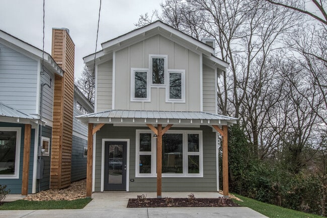 1040 Zophi St in Nashville, TN - Building Photo - Building Photo