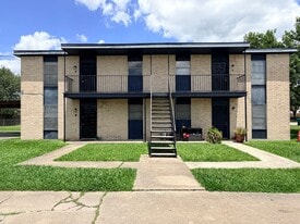 805 Simpson Rd in Victoria, TX - Building Photo