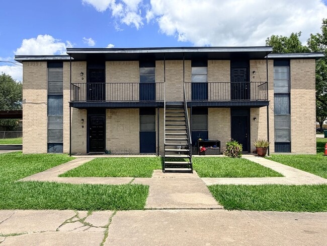 property at 805 Simpson Rd