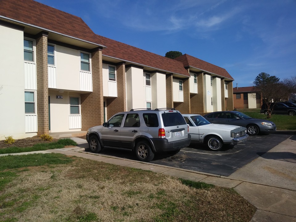 Mountain View in Gastonia, NC - Building Photo