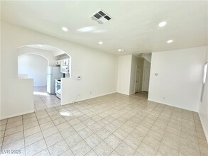 7553 Ortega Spring Ave in Las Vegas, NV - Building Photo - Building Photo