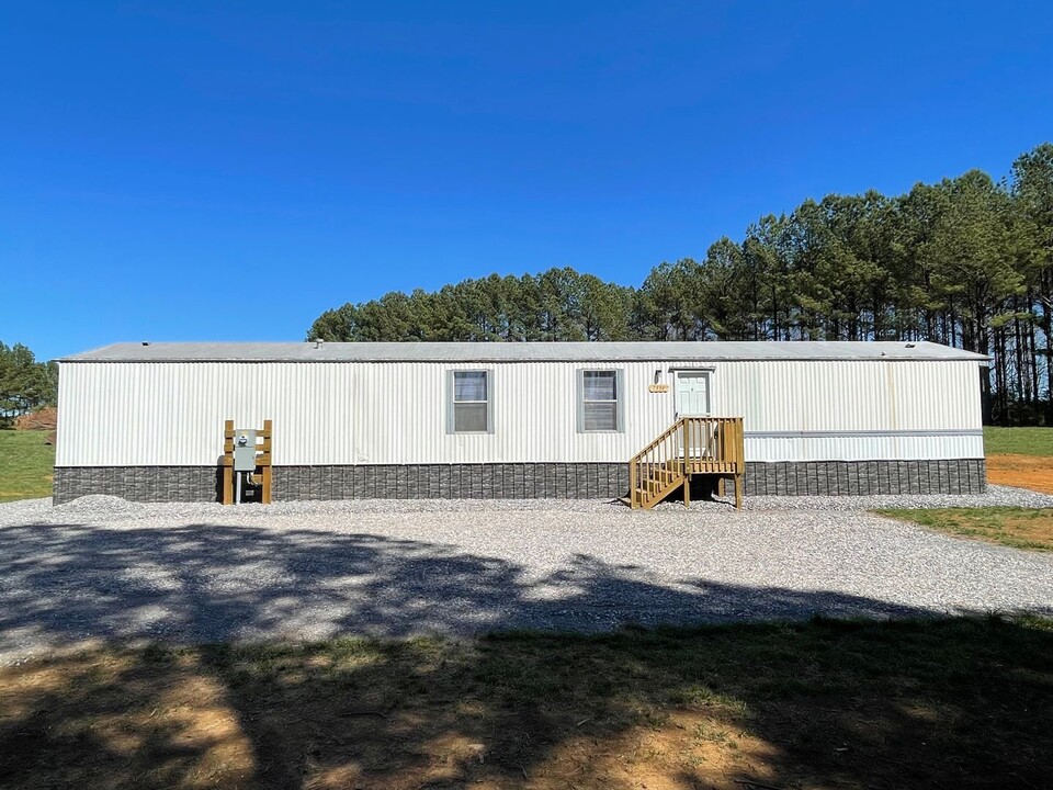 7334 Gravel Hill Rd in Denton, NC - Building Photo