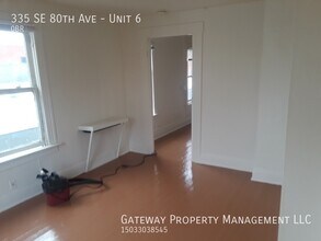 335 SE 80th Ave in Portland, OR - Building Photo - Building Photo